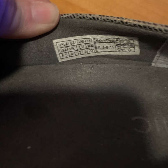 Vionic shoes - Picture 3 of 3